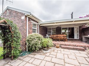 3 Bed House in Claremont