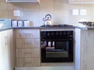 2 Bedroom Apartment in Mooikloof Gardens