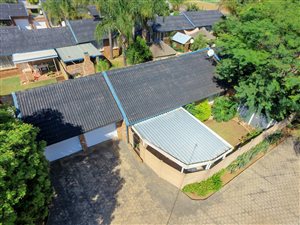 2 Bed Townhouse in Rooihuiskraal North