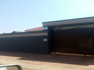 3 Bed House in Emdeni