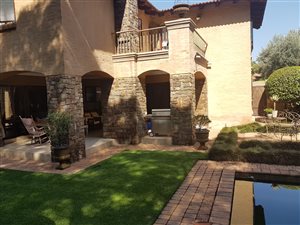 4 Bed House in Lynnwood Manor