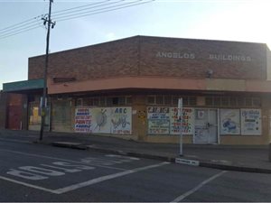 100 m² Retail Space in Parkhill Gardens