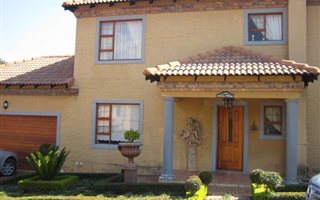 3 Bedroom House in Sterrewag