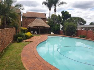 2 Bed Townhouse in Doornpoort and surrounds