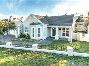 4 Bed House in Zevenzicht