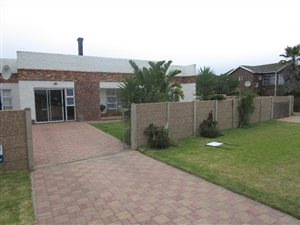 3 Bedroom House in Gouritsmond