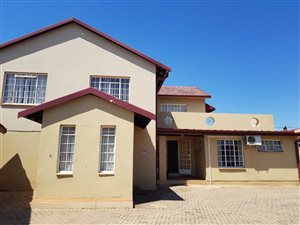 10 Bed House in Cultura Park