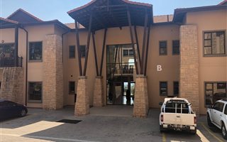 104 m² Commercial space in Allens Nek