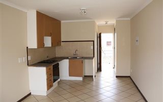 Bachelor apartment in Sagewood