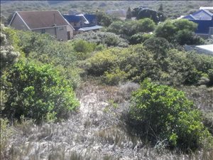 860 m² Land available in Cola Beach