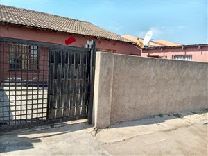 2 Bed House in Tembisa