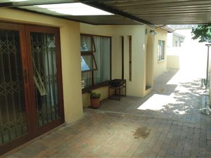 3 Bed House in Newlands