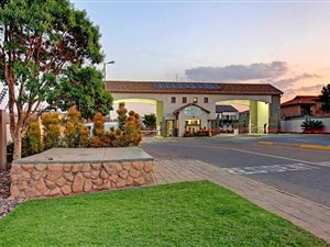 650 m² Land available in Newmark Estate