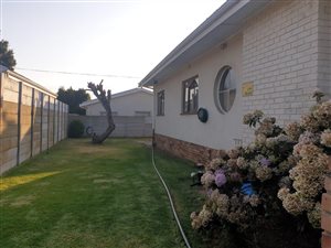 3 Bed House in Strand North
