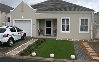 3 Bedroom House in De Zoete Inval