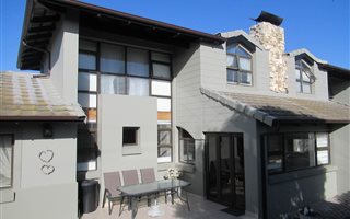 3 Bedroom House in Hartenbos Landgoed