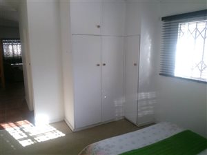1 Bed Garden Cottage in Bordeaux