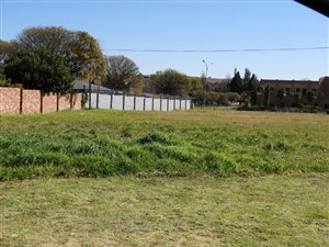 1014 m² Land available in La Provence