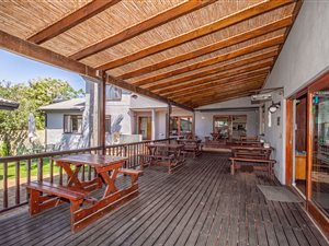 5 Bed House in Signal Hill