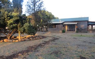2.7 ha Farm in Ophir AH