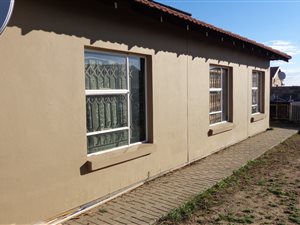 3 Bed House in Hillside View