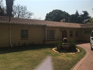 4 Bedroom House in Aston Manor