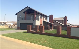 3 Bedroom House in Zambezi Manor Lifestyle Estate