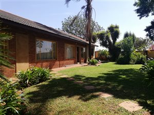 7 Bed House in Doornpoort and surrounds