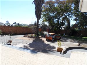 4 Bed House in Lakefield