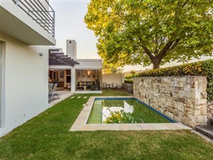 5 Bed House in De Zalze
