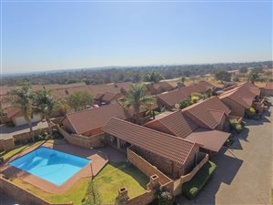 2 Bed Townhouse in Wierda Glen