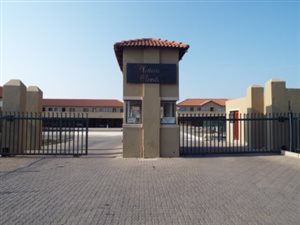 2 Bedroom Flat in Brits Central