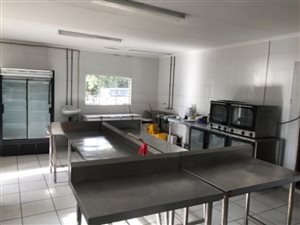6 Bed House in President Park