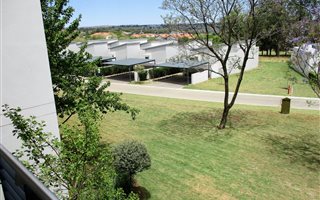 2 Bedroom Apartment in Roodepoort Central