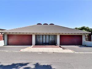 6 Bed House in Mountainside