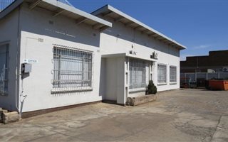 3000 m² Industrial space in Tulisa Park