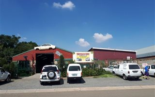 792 m² Commercial space in Hamilton