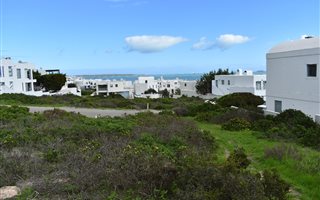 566 m² Land available in Paradise Beach