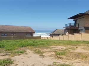 806 m² Land available in Outeniqua Strand