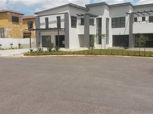 4 Bed House in Glen Eagles Estate