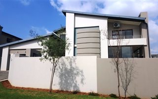 5 Bedroom House in Homes Haven