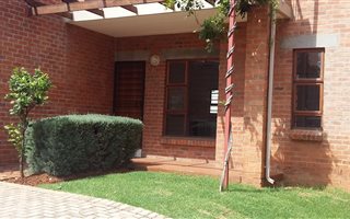 3 Bedroom Apartment in Ruimsig