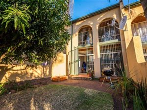 3 Bed Townhouse in Lynnwood Ridge