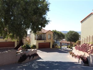 3 Bed Townhouse in Allens Nek