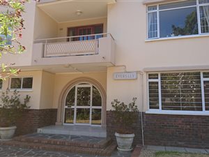 2 Bed Apartment in Claremont