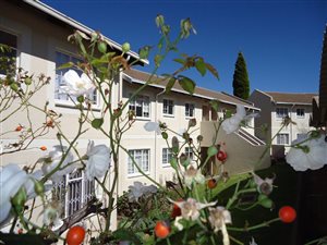 2 Bed Townhouse in Sterrewag