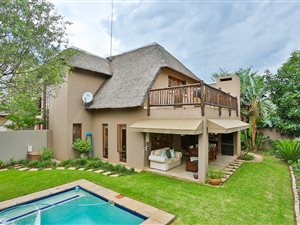 3 Bed Cluster in Douglasdale