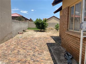 2 Bed House in Madiba Park
