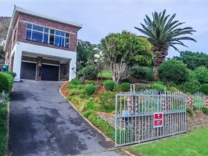 4 Bed House in Mountainside