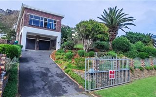 4 Bedroom House in Mountainside